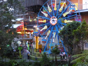 Le parc d'attraction du centre commerciale.